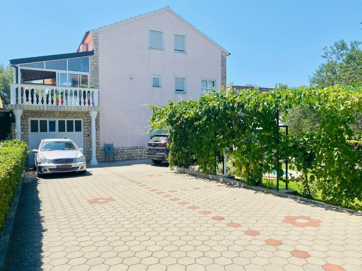 Villa Chiara Vodice Exterior photo